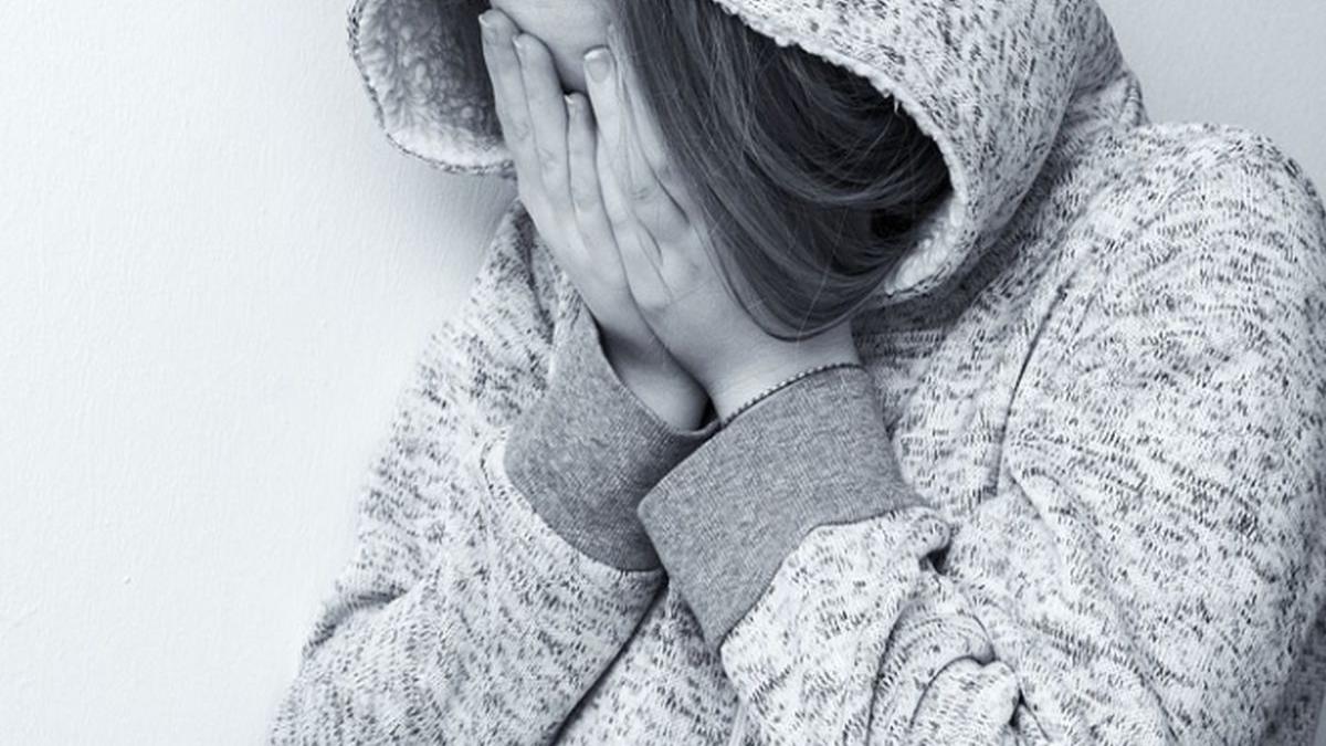 o copila de 14 ani aflata in plasament a fost abuzata sexual in vrancea de un barbat de 66 de ani