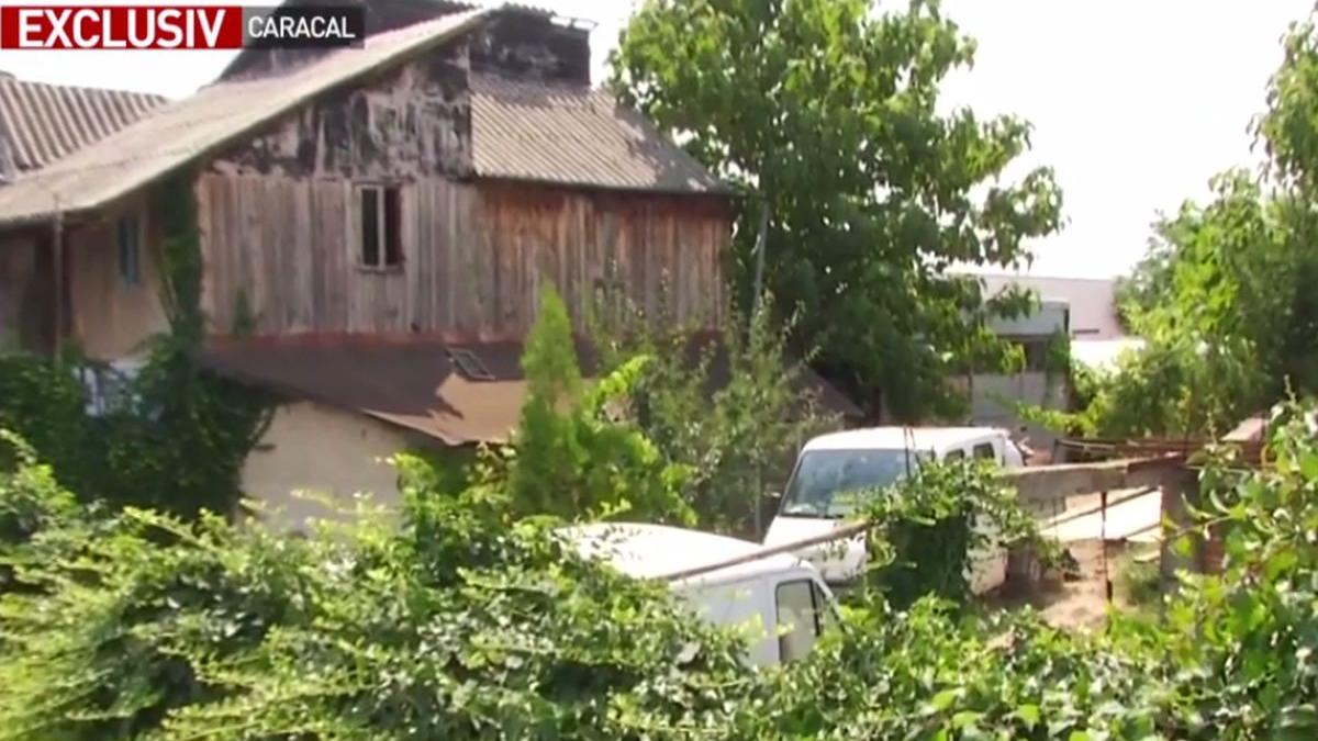 ce au gasit criminalistii la casa groazei din caracal