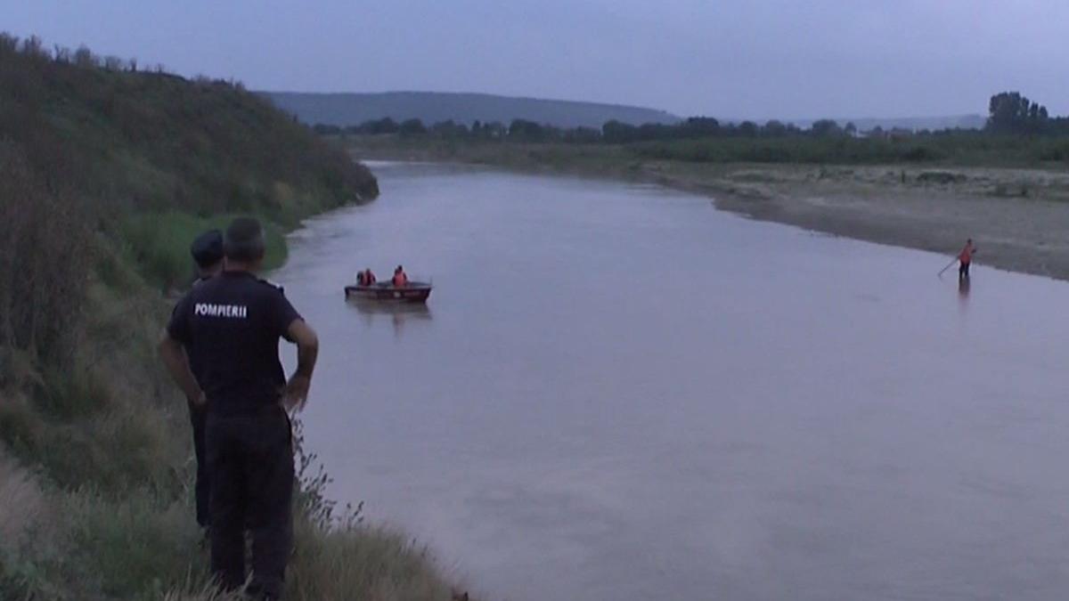 tragedie in neamt o fetita de opt ani a intrat sa se scalde in apele moldovei si nu a mai iesit