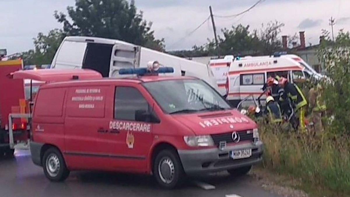 tragedie pe dn1 doi morti si un ranit dupa impactul dintre o masina si o autoutilitara