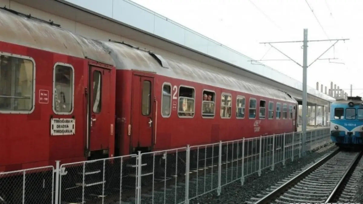locomotiva unui tren cu 50 de calatori a luat foc in piatra neamt