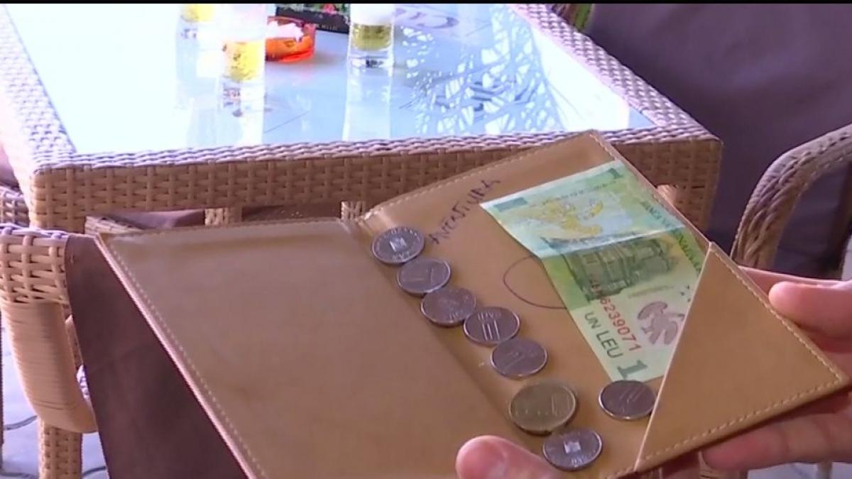 bacsisul va fi legalizat din toamna masura ar urma sa le dubleze veniturile ospatarilor