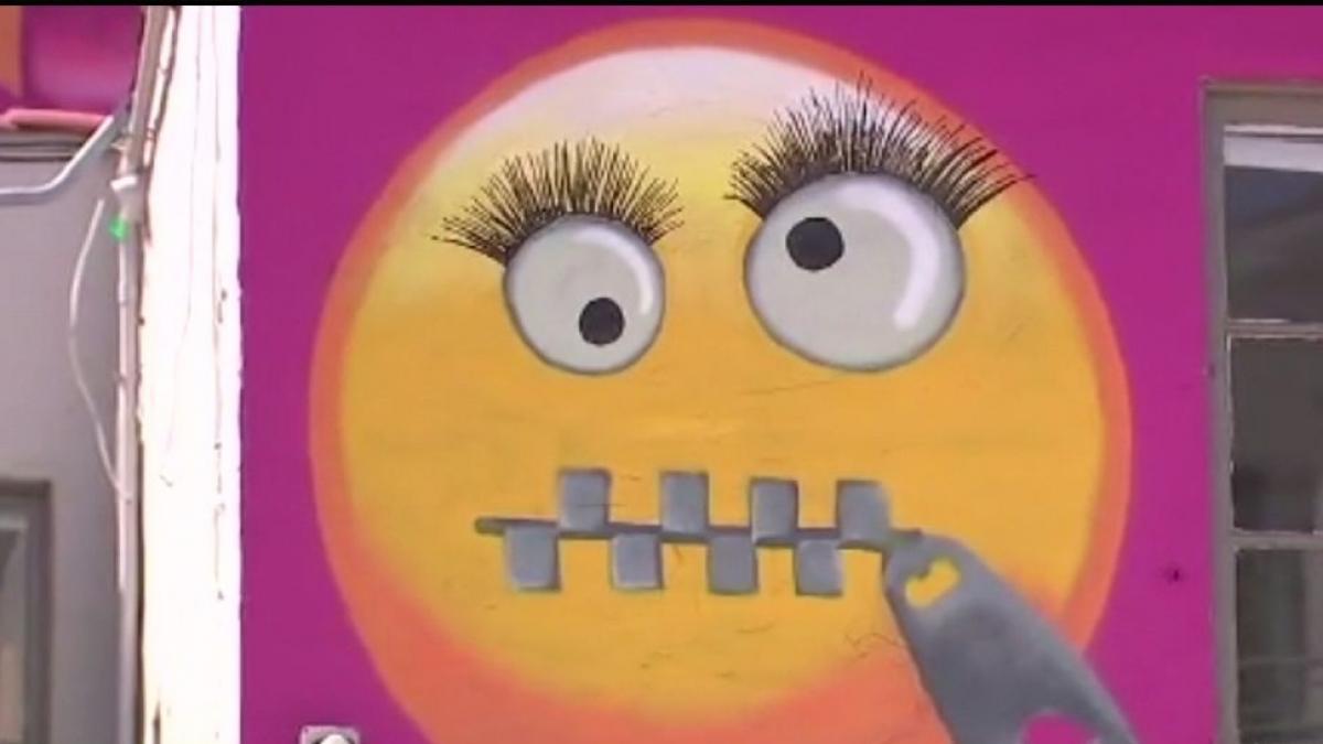 cum arata casa cu emoticoane din los angeles