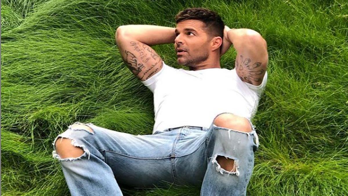 surpriza uriasa pentru fani ricky martin a postat prima fotografie cu fetita lui
