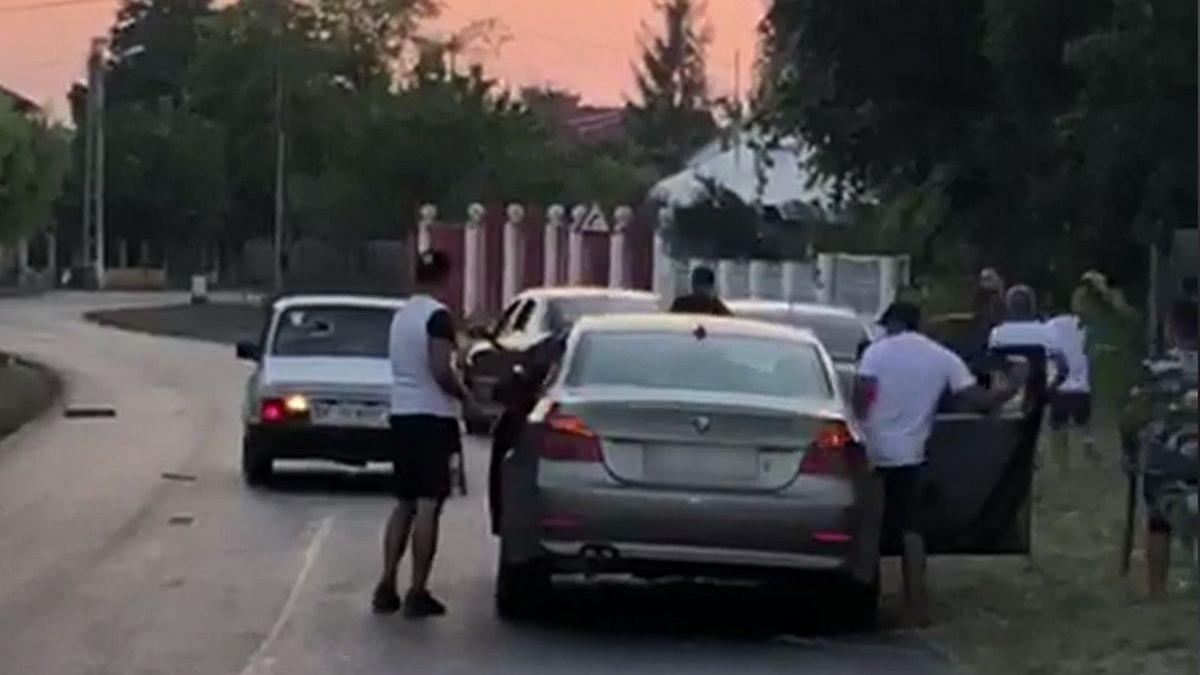 scandal cu bate si topoare in capitala cel putin 13 persoane au fost audiate