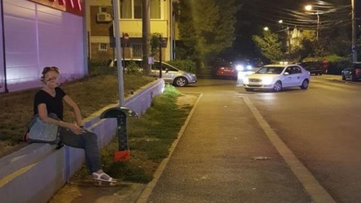 tanarul se plimba linistit seara pe o strada din timisoara cand a fost abordat de o femeie
