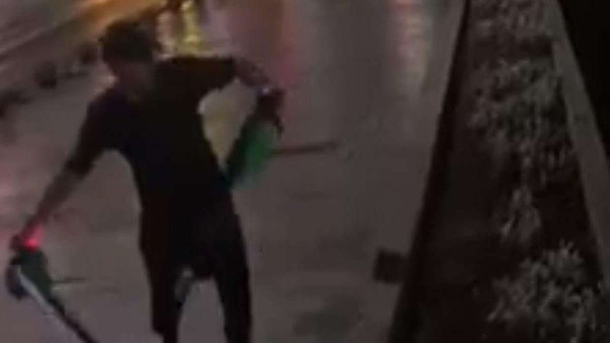 alin se plimba noaptea tarziu pe strazile din bucuresti a ajuns la un moment dat pe malul