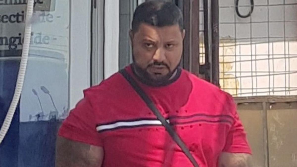 evadare ca in filme de sub ochii politiei in calarasi un barbat periculos a fugit din postul de