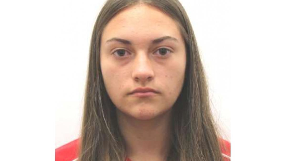 larisa dumitra are doar 15 ani si a plecat de acasa din piatra neamt fata este de negasit de doua
