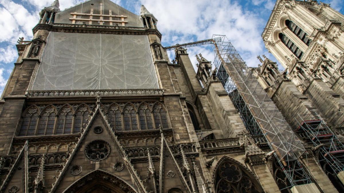 notre dame se poate prabusi