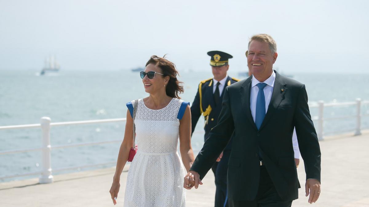 carmen iohannis aparitie spectaculoasa la ziua marinei galerie foto
