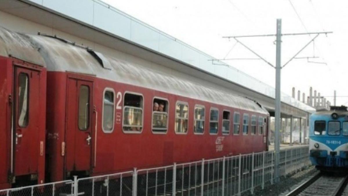 dezastru marca cfr calatorii cursei baia mare bucuresti au fost nevoiti sa stea in vagoane in bezna