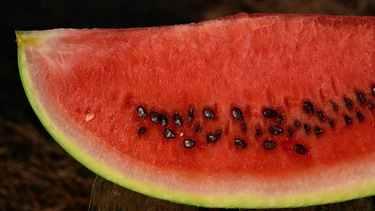 nu mai arunca niciodata semintele de pepene iata ce beneficii importante au