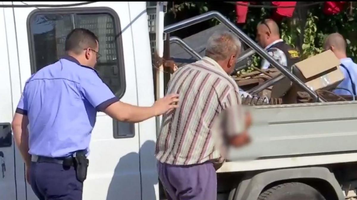 anchetatorii golesc casa groazei din caracal