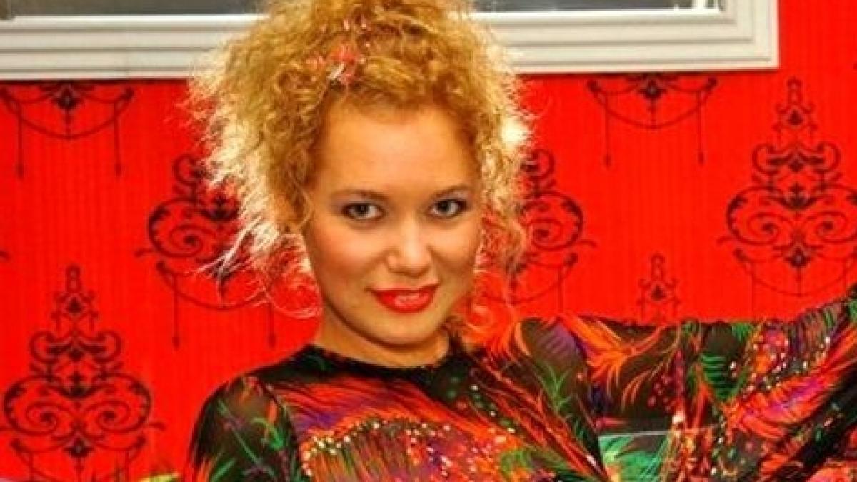 O tânără din PSD Mureş strânge semnături pentru a candida la Preşedinţie 