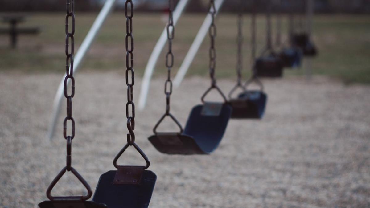 momente de groaza in parcul tineretului din bucuresti un barbat inarmat cu cutite a alergat doi