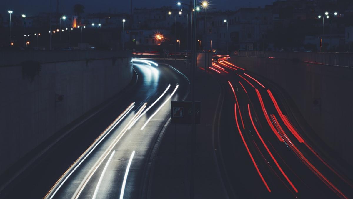 se plimbau linistiti din mangalia cand deodata l au vazut acolo spanzurat de pod incremeniti de