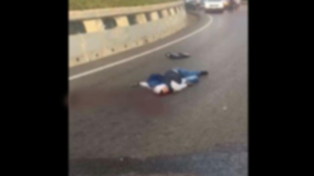 accident ingrozitor in pasul tihuta un motociclist a intrat intr un microbuz si a murit