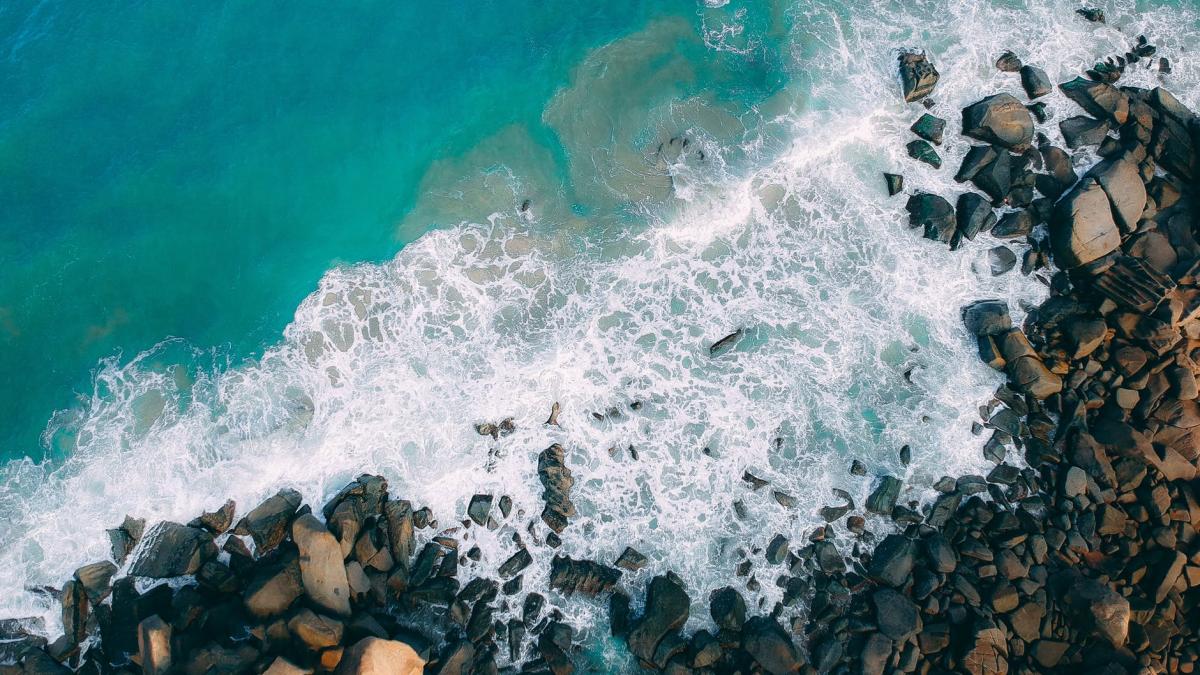 dispozitiv exploziv descoperit pe o plaja din barcelona plaja a fost evacuata