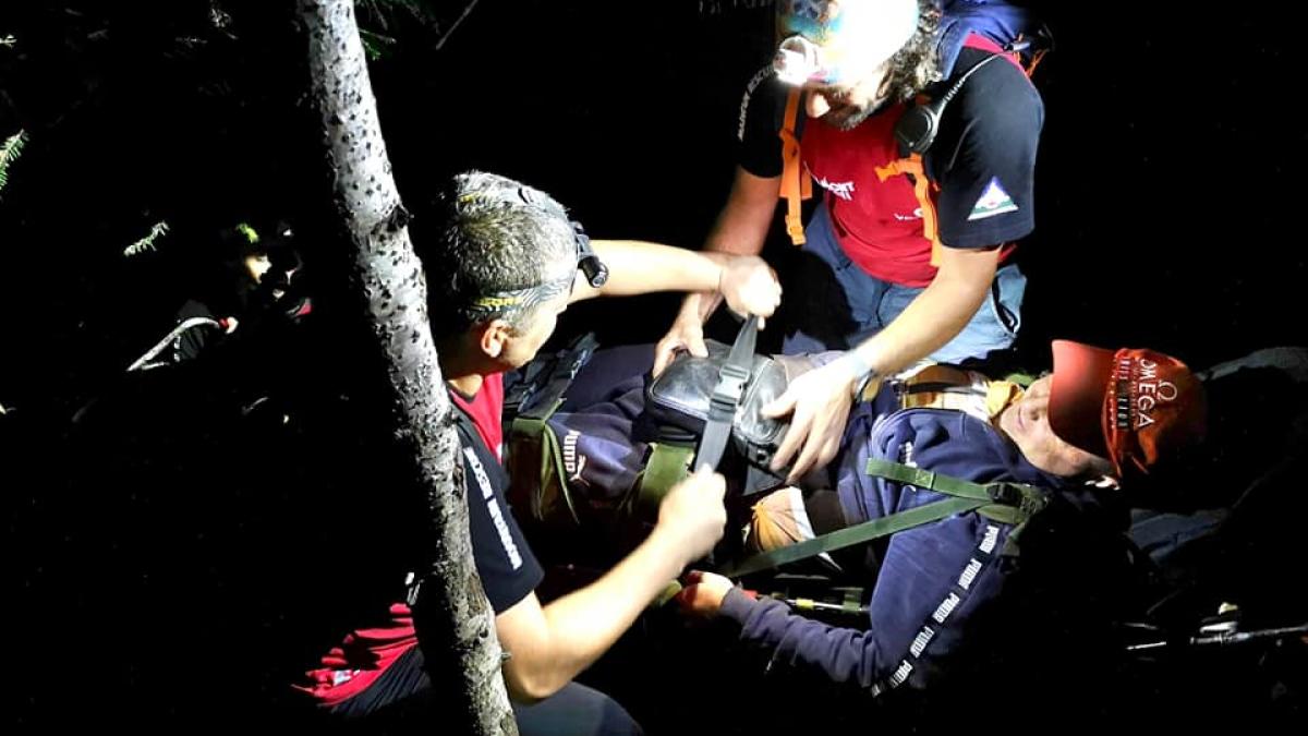 epuizat fizic un iesean a fost abandonat de prietenii de drumetie pe munte barbatul a sunat la 112
