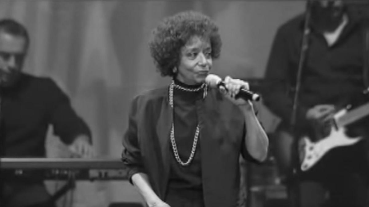 doliu in lumea muzicii o cantareata indragita s a stins din viata