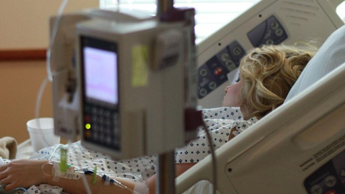 a ajuns la spital in moarte clinica iar medicii se pregateau sa o deconecteze cand au constatat