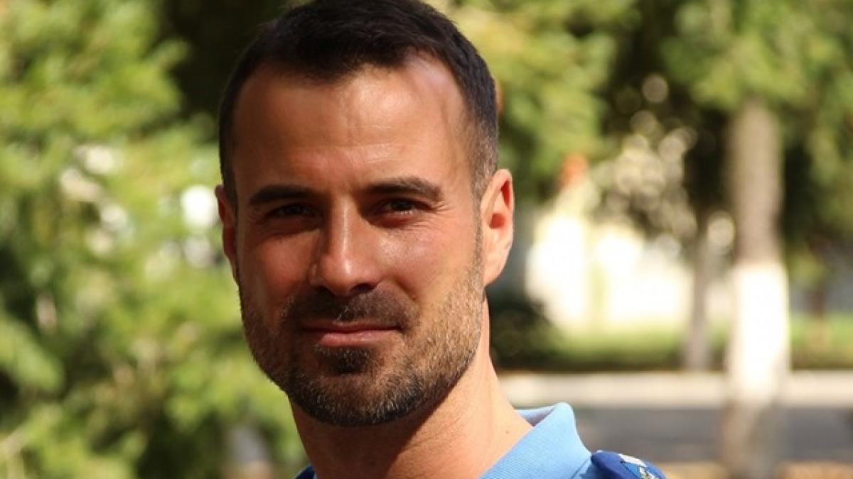 sebi e genul de om dupa care se dau in vant femeile si barbatii are un corp perfect tonifiat si e