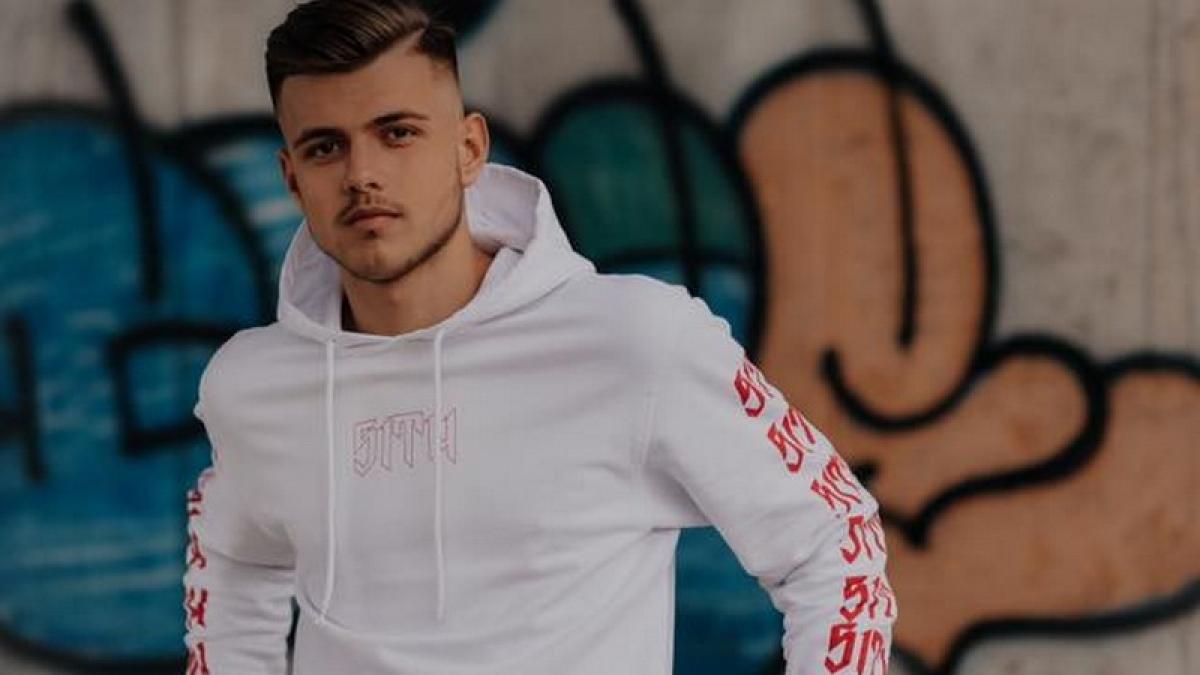 pe 13 iulie darius a suferit un grav accident rutier dupa doua luni de lupta adolescentul de 18 ani