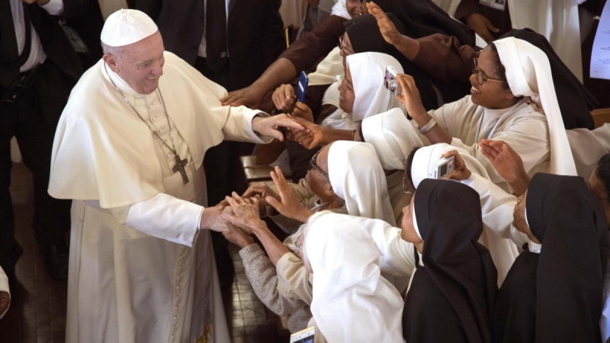 buna ziua din madagascar sunt sora celestina malgasa si vorbesc romaneste
