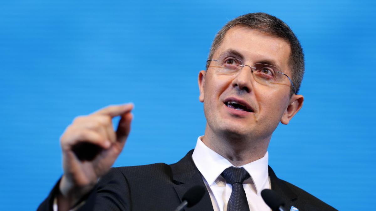 dan barna ne angajam sa declansam alegeri anticipate odata cu alegerile locale din iunie 2020