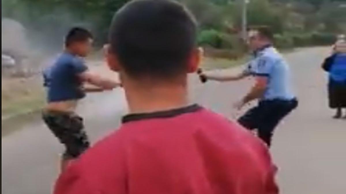 incident socant in salaj politistii si localnicii s au luat la bataie oamenii legii au dat cu spray