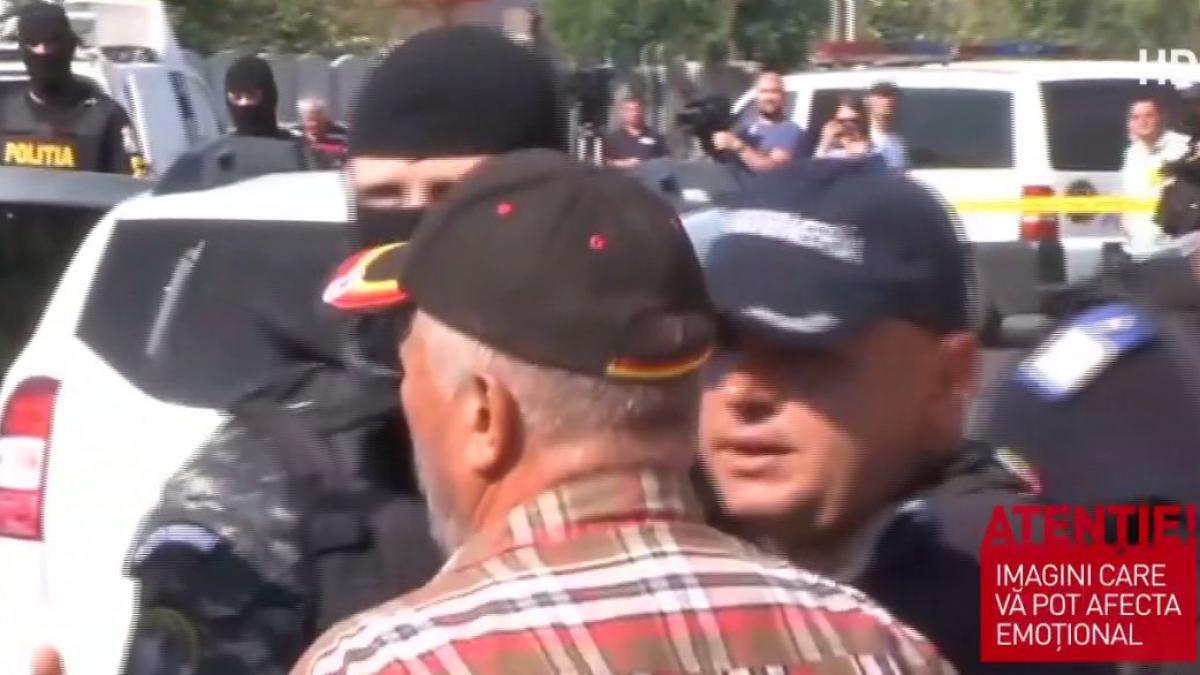 familia luizei melencu la locuinta lui gheorghe dinca bunicul fetei impins de jandarmani