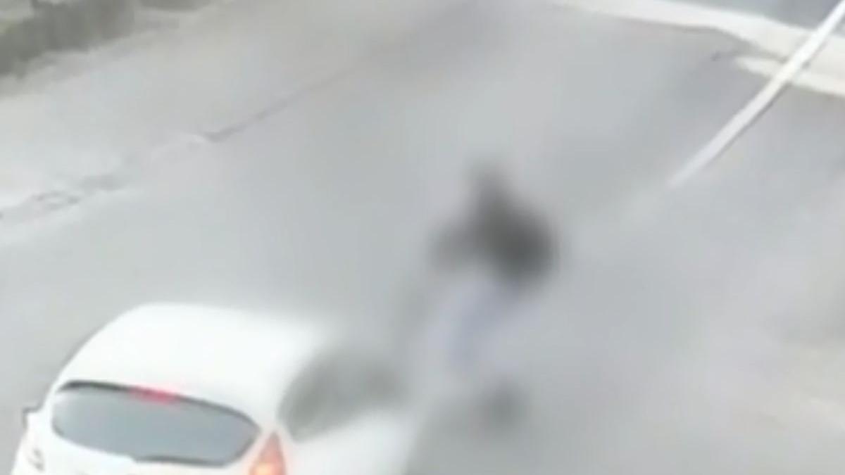 accident ingrozitor filmat de camerele de supraveghere intr o intersectie din cluj o tanara pe