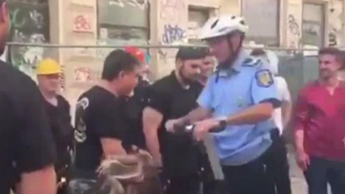 interventie fulger a unei patrule de politie locala intr un scandal dintr un film care se turna in