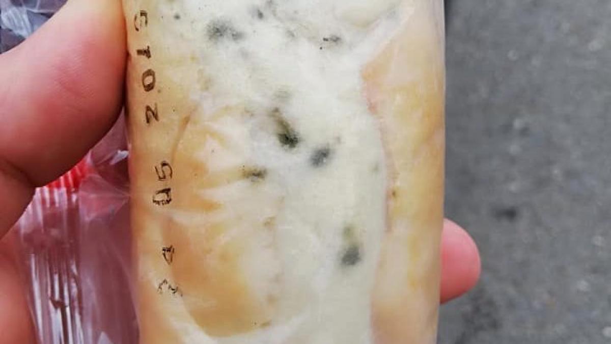 ancheta in iasi dupa ce mai multi elevi din iasi au primit laptele si cornul cu urme de mucegai