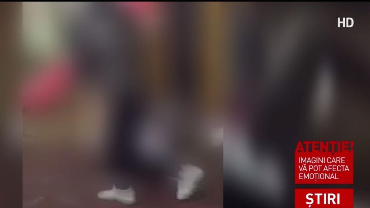 scene socante intr un parc din capitala un tanar a fost batut cu bestialitate video