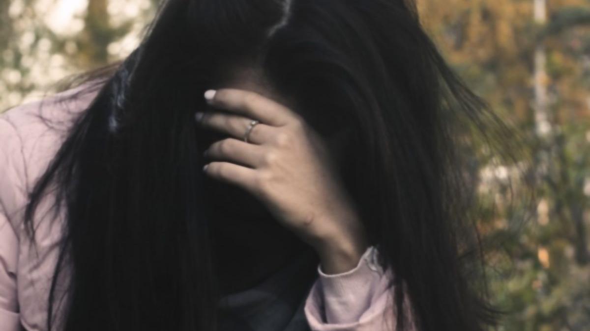 un barbat din arad a chemat o tanara pentru a i face curatenie in casa cand femeia a deschis usa a