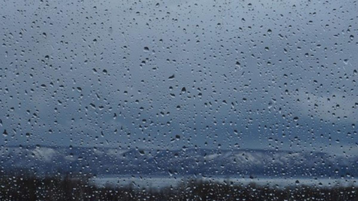 vreme inchisa si ploi in aproape toata tara