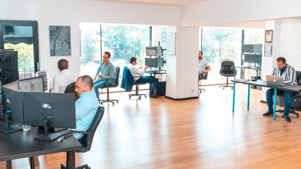 billions in bucuresti academia care te pregateste pentru risc mize mari si eficienta in trading