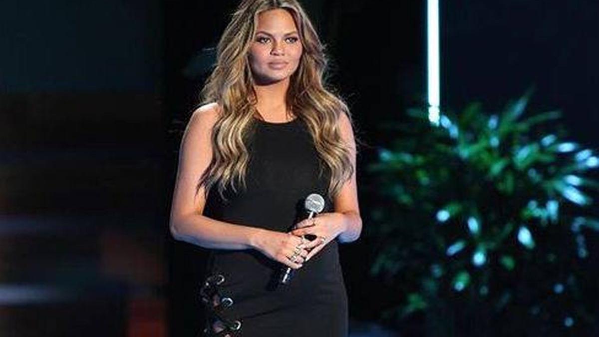 un model faimos a fost criticat dur pentru o fotografie postata pe retelele de socializare cum era