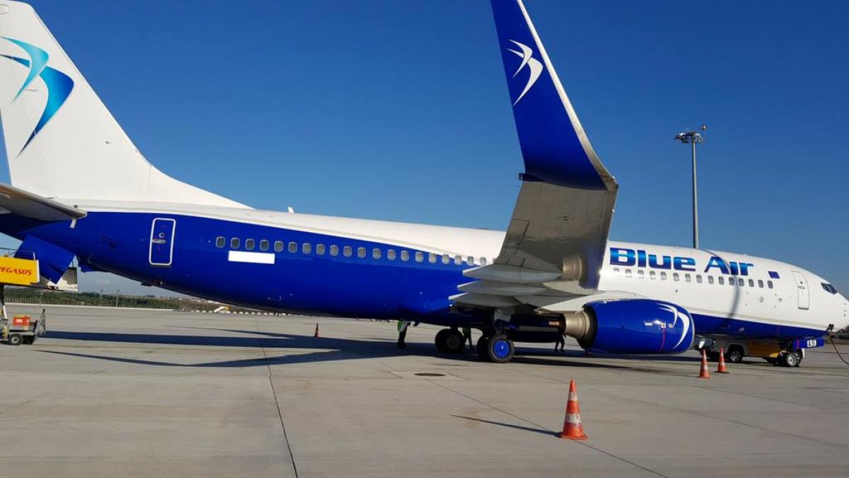 aterizare de urgenta a unui avion blue air de pe ruta bucuresti stuttgart dupa ce o stewardesa a