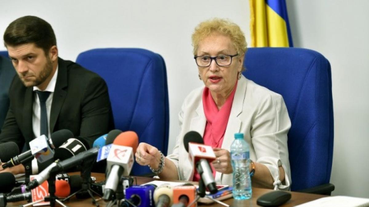 Avocatul Poporului s-a autosesizat în cazul interdicției de a mai înființa clase de-a IX-a aplicată de Ministerul Educației liceelor cu rată zero de promovare la BAC