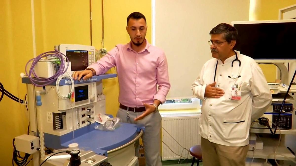 fundatia mereu aproape doteaza cu aparatura medicala performanta sectiile de pediatrie si