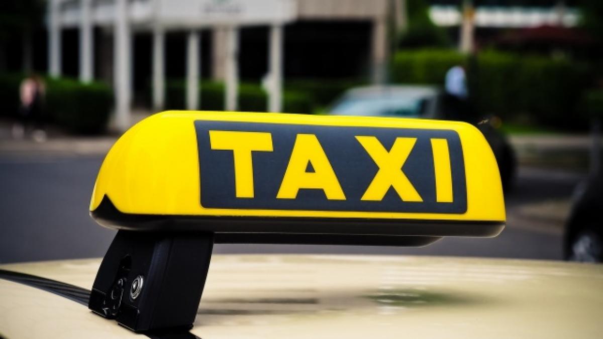 politistii au oprit un taximetrist care gonea cu viteza cand au vazut cine e la volan au ramas