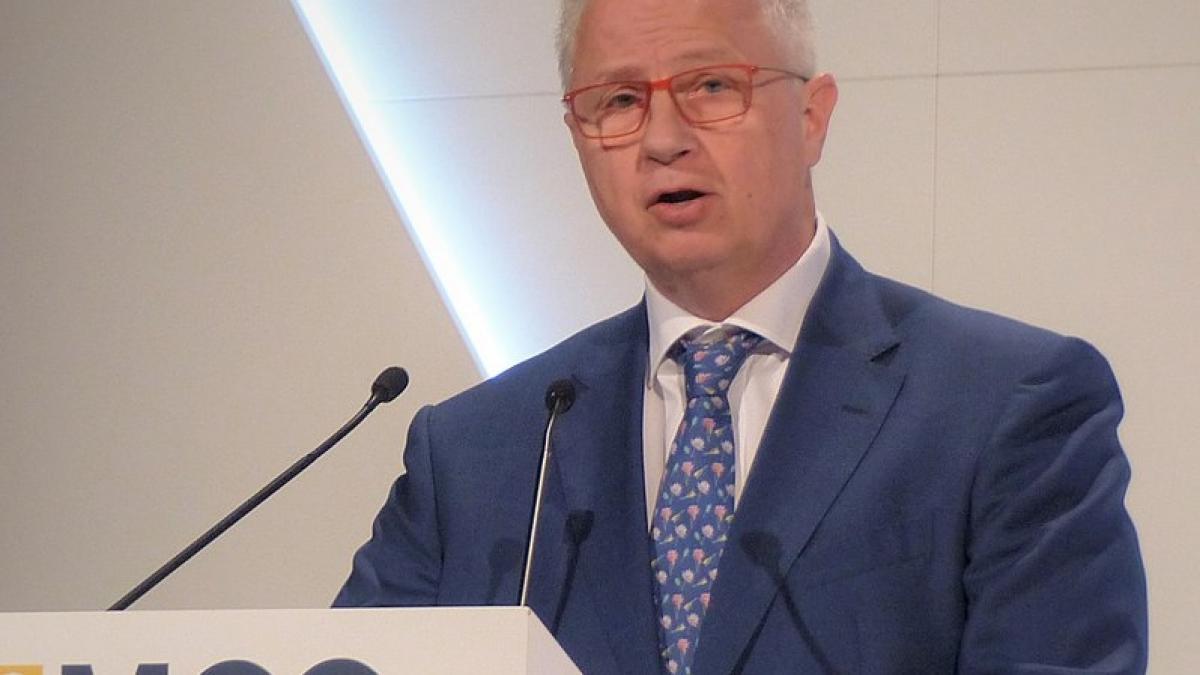 reactia lui laszlo trocsanyi dupa ce a fost respins la pachet cu rovana plumb din functia de