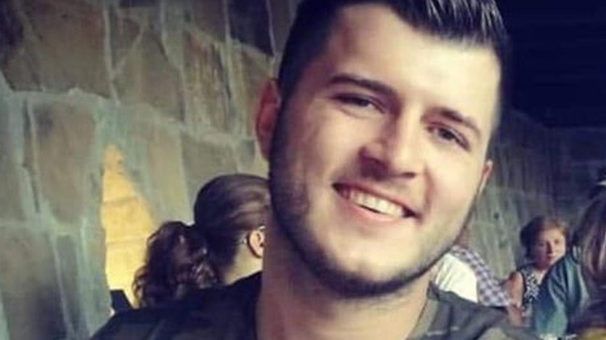 vlad un tanar om de afaceri urma sa se casatoreasca din nefericire baiatul a fost spulberat de un