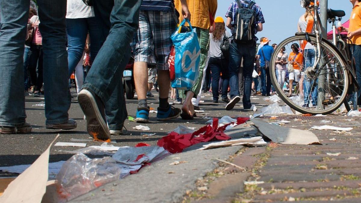 roma sufocata de gunoaiele de pe strazi situatia se inrautateste pe zi ce trece