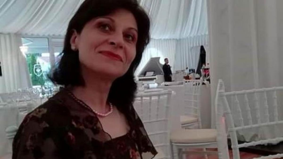 lenuta lucreaza de 25 de ani la biblioteca judeteana din bacau dar intr o zi a trait cea mai mare