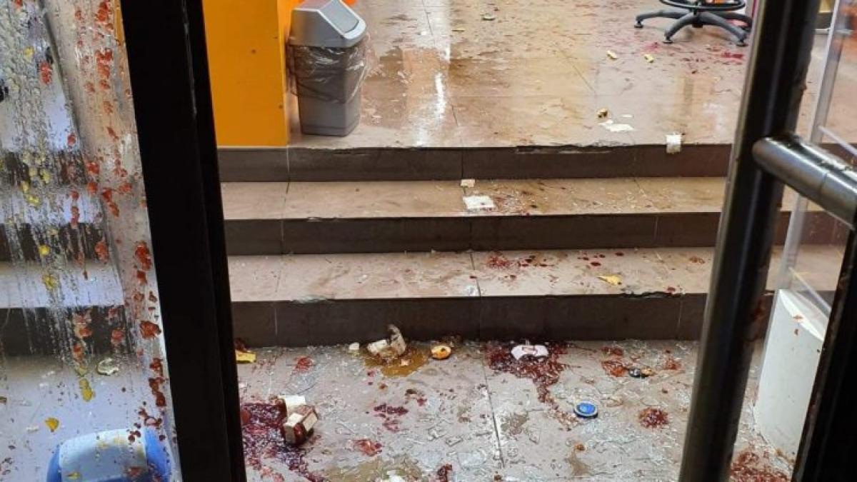 panica intr un magazin din galati intr o clipa totul s a transformat intr o scena de lupta