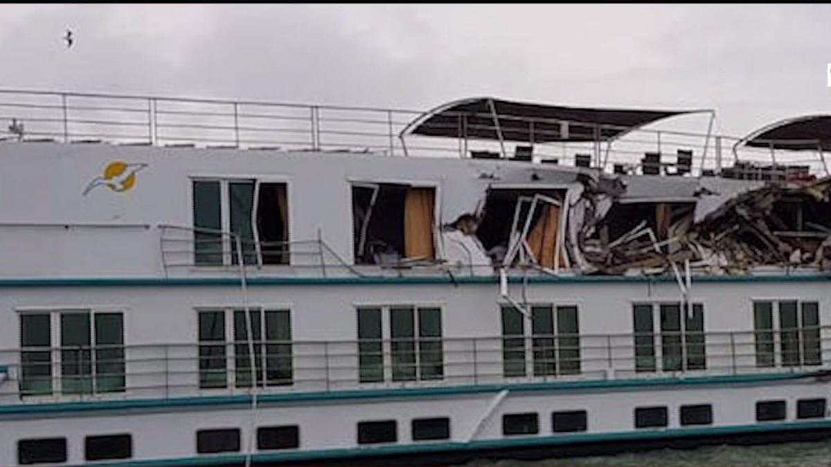 accident naval grav pe dunare doua persoane au ajuns de urgenta la spital dupa ce doua vase s au